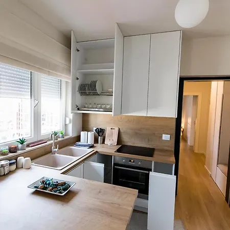 Lina - Tia, Chic Appartement